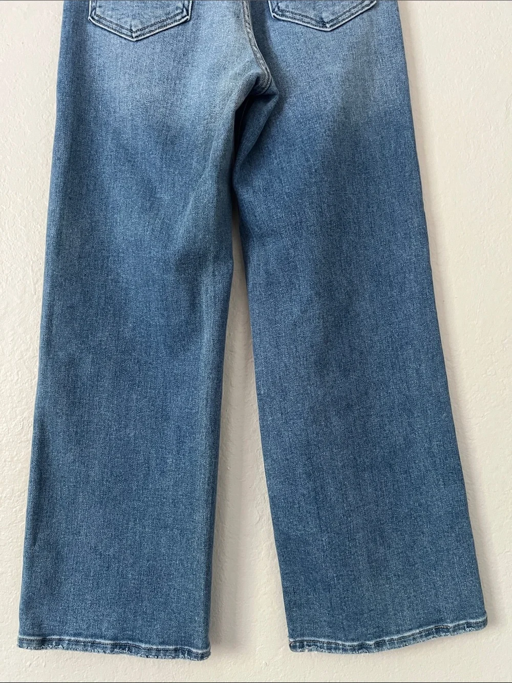 Like New! JUST DENIM The Patch Pocket Wide Leg Medium Blue Size 25
